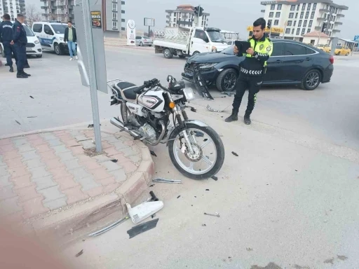 Ereğli’de otomobil ile motosiklet çarpıştı: 1 yaralı
