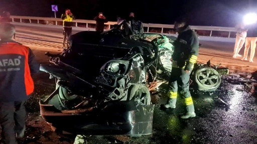 Erzincan'da feci kaza: 3 vatandaş öldü, 1 yaralı