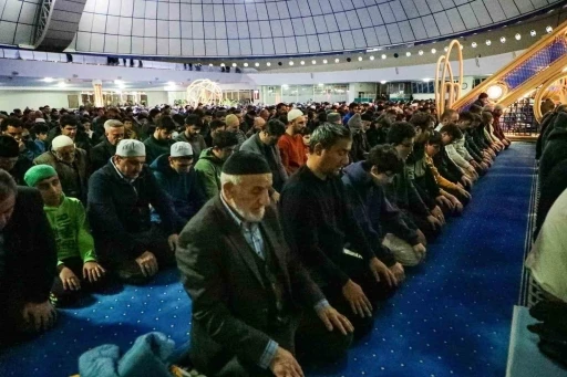 Erzincan’da ilk teravih namazı kılındı
