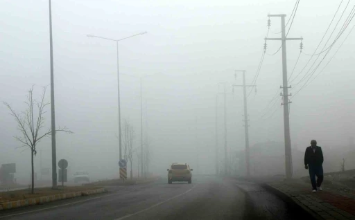 Erzincan’da sis etkisini sürdürdü
