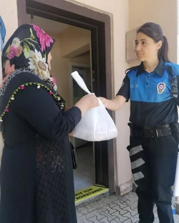 Erzincan Emniyetinden ihtiyaç sahibi ailelere kurban eti dağıtımı yapıldı
