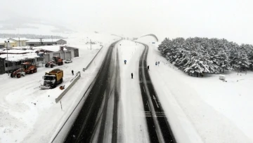 Erzincan’ın yüksek kesimlerinde kar yağışı etkisini artırdı
