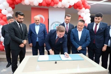 Erzincan Tarıma Dayalı İhtisas Besi Organize Sanayi Bölgesi’nin &quot;Altyapı Yapım İşlerine Ait Sözleşme İmza Töreni&quot; yapıldı
