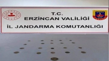 Erzincan&rsquo;da 21 adet gümüş sikke ele geçirildi