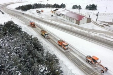 Erzincan’da kar ve tipiden 135 köy yolu ulaşıma kapandı