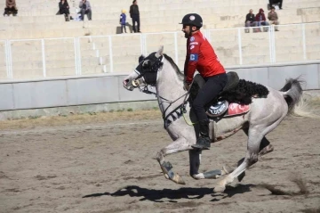 Erzurum’da Cirit 1. Lig müsabakaları devam ediyor
