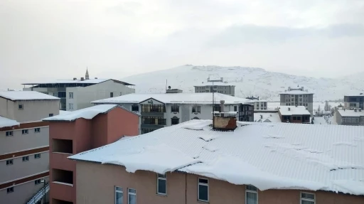 Erzurum’da kış yüzünü göstermeye başladı
