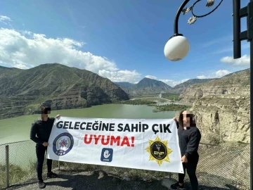 Erzurum polisinden gençlere uyuşturucu uyarısı
