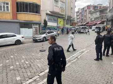 Esenyurt’ta akrabaların kavgasında ortalık savaş alanına döndü: 2 yaralı
