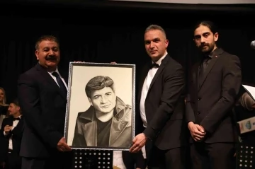 ‘Eserleriyle İbrahim Erkal’ Anma Konserine yoğun ilgi
