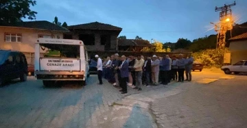 Eşi tarafından öldürülen kadın ve 3 yaşındaki çocuğu yan yana defnedildi
