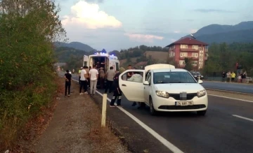 Eşine araç kullanmayı öğretirken kaza yaptı: 1 yaralı
