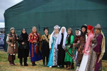 Eskişehir Anadolu Bacıları Tiyatro Topluluğu ülke çapında turnelere devam ediyor
