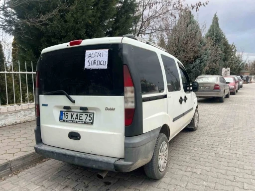 Eskişehir’de dikkat çeken yazı: ‘Acemi Sürücü’
