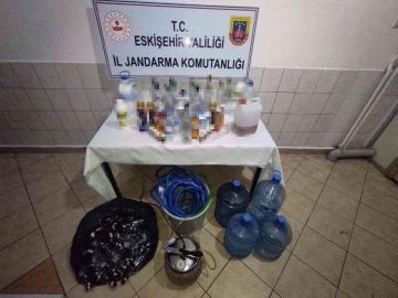 Eskişehir’de kaçak içki operasyonunda 4 şüpheli yakalandı
