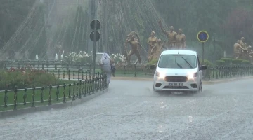 Eskişehir’de şiddetli sağanak yağış
