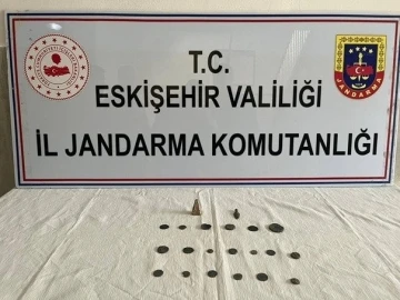 Eskişehir’de tarihi eser satan şüpheli jandarma tarafından yakalandı
