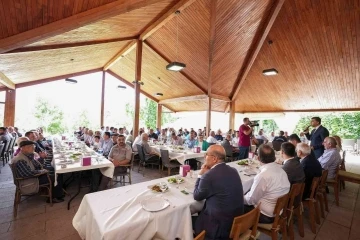 Fadıloğlu, şehit babaları ve kurum müdürlerinin babalar gününü kutladı
