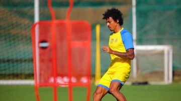 Fenerbahçe, Luiz Gustavo'nun Al Nassr'a transfer olduğunu açıkladı