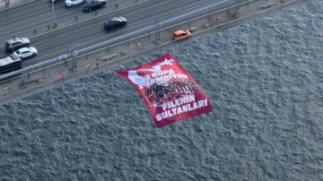 Filenin Sultanları’nın bayrağı, Boğaz’daki köprülere asıldı
