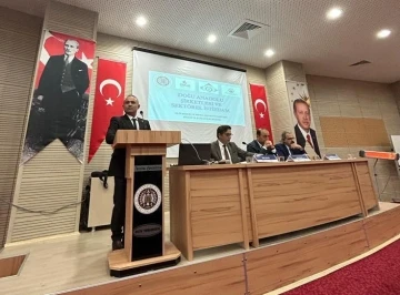 Finans bankacılık bölümü öğrencileri sektör temsilcileri ile panelde bir araya geldiler
