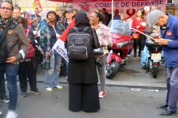 Fransa’da sağlık çalışanlarından protesto
