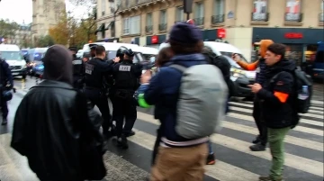 Fransız polisinden Filistin destekçilerine sert müdahale
