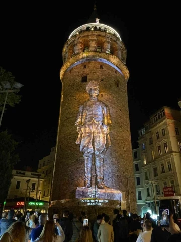 Galata Kulesi’nde özel ışıklandırmalarla 19 Mayıs kutlaması