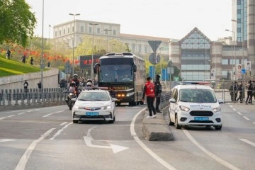 Galatasaray derbi için Dolmabahçe’ye ulaştı