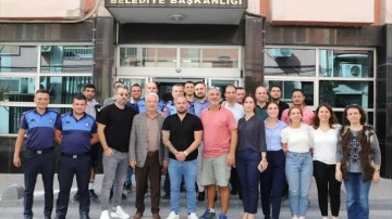 Galatasaraylı eski futbolcu Wesley Sneijder, Saruhanlı Belediyesi'ni ziyaret etti