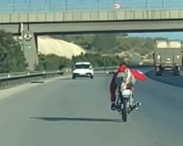 Gaziante'te motorcunun tehlikeli yolculuğu  