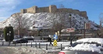 Gaziantep güne beyaz örtüyle uyandı