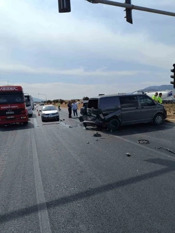 Gaziantep’te 3 aracın karıştığı zincirleme trafik kazası: 2 yaralı
