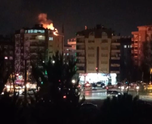 Gaziantep’te Çatı Katında Çıkan Yangın Korkuttu