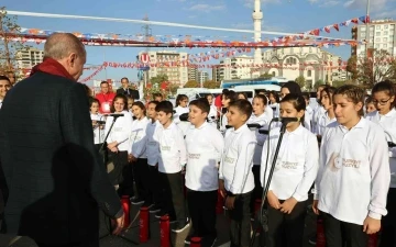 Gaziantep’te Erdoğan’a &quot;Başlasın Türkiye Yüzyılı&quot; sürprizi
