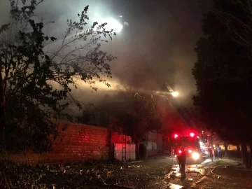 Gaziantep’te mobilya fabrikasında korkutan yangın