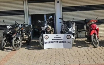 Gaziantep’te &quot;dur&quot; ihtarına uymayan şahsın garajında 5 çalıntı motosiklet bulundu
