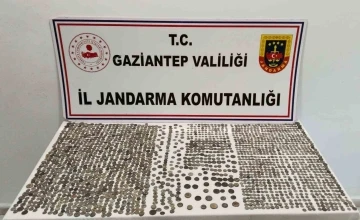 Gaziantep’te Roma dönemine ait 2 bin 51 adet gümüş sikke ele geçirildi
