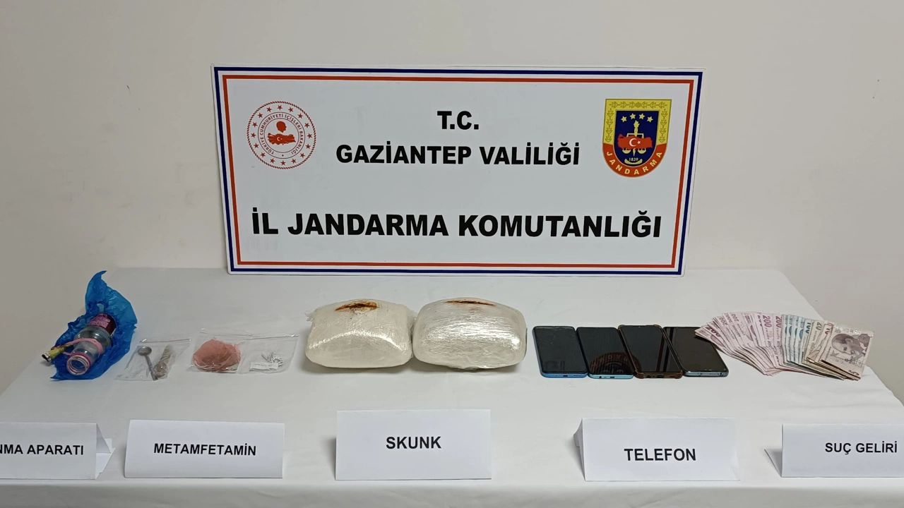 Gaziantep’te Yolcu Otobüsünde 2,6 Kilo Skunk Bulundu