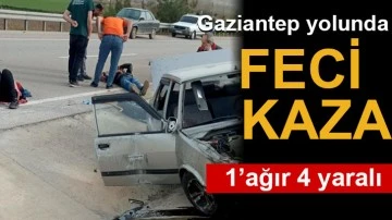 Gaziantep Yolunda Otomobil bariyerlere çarptı: 1’i ağır 4 yaralı