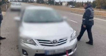 Gaziantep’te bir otomobilden 6 kaçak göçmen çıktı