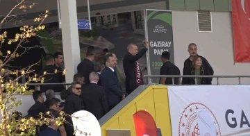 Gaziray’ın ilk sürüşünü Cumhurbaşkanı Erdoğan yaptı
