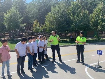 Gediz’de öğrencilere trafik eğitimi
