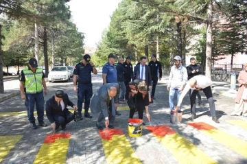 Gediz’de “Yayalara Öncelik Duruşu, Hayata Saygı Duruşu” etkinliği
