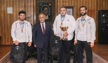 Gelenek bozulmadı; Atatürk Üniversitesi madalya sıralamasında yine zirvede yer aldı
