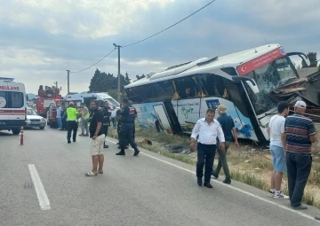 Gelibolu’da tur otobüsü kaza yaptı; 1 ölü, 8 yaralı
