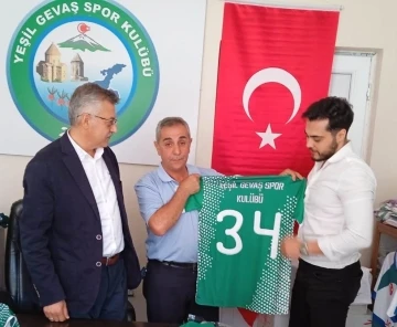 Genç ASRİAD ve Beykoz Kimya’dan Yeşil Gevaşspor’a malzeme desteği
