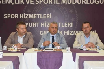 Gençlik ve Spor Müdürlüğü dönem sonu değerlendirme toplantısını yaptı
