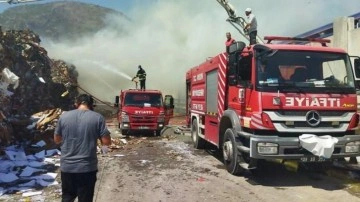 Geri dönüşüm alanında çıkan yangın söndürüldü