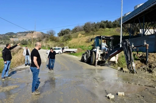 Germencik Belediye Başkanı Zencirci yol sorununu yerinde inceledi
